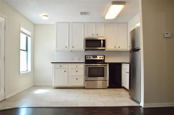 502 W 17th ST #B, Austin, TX 78701