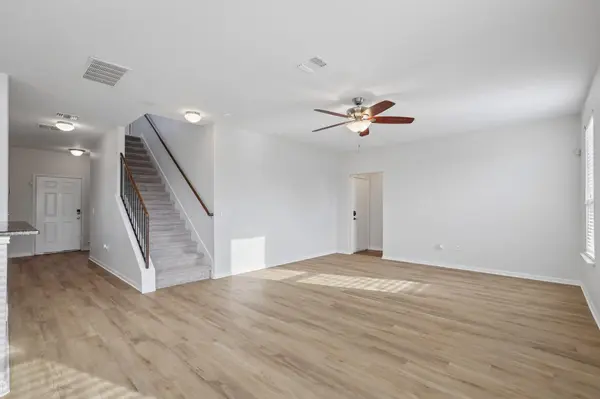 128 Leon River LOOP, Hutto, TX 78634