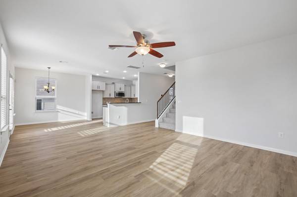 128 Leon River LOOP, Hutto, TX 78634