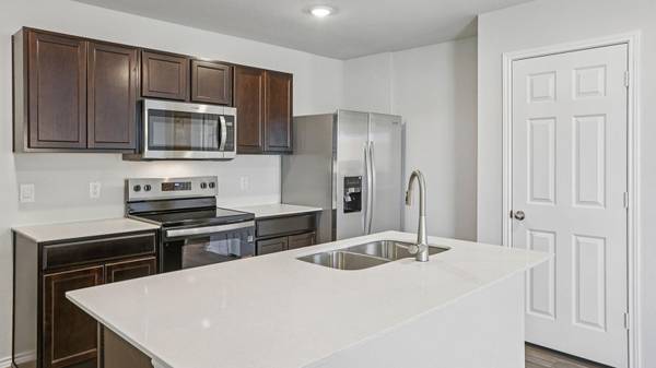 120 Dagney CT, Jarrell, TX 76537