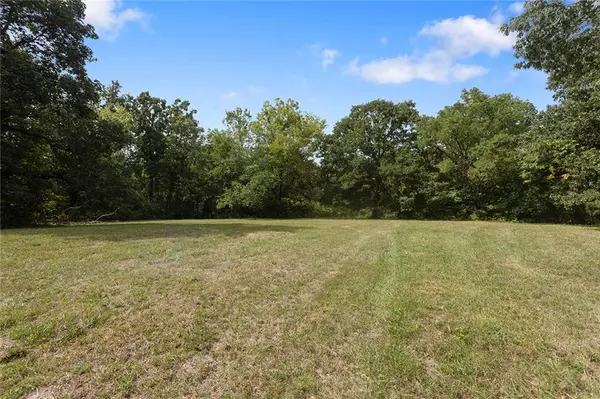 3122 S Owens School RD, Independence, MO 64057