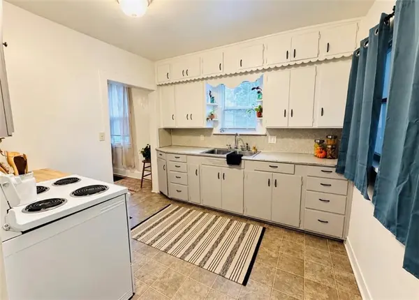 1139 Spruce ST, Leavenworth, KS 66048