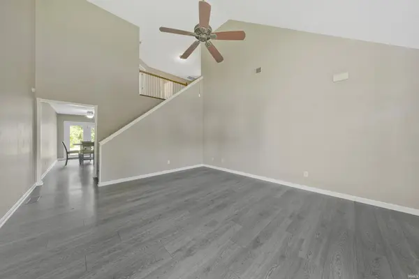 7990 Alexandra LN, Newburgh, IN 47630