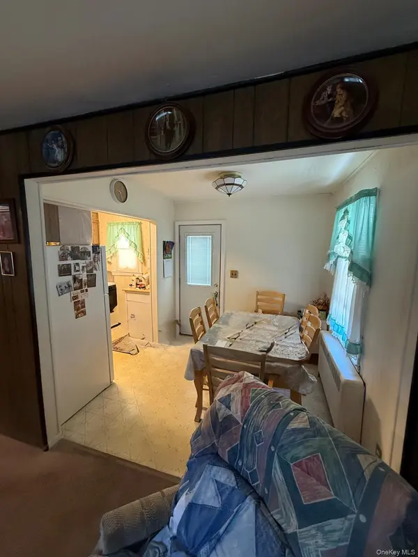 150 Oriole RD, Levittown, NY 11756