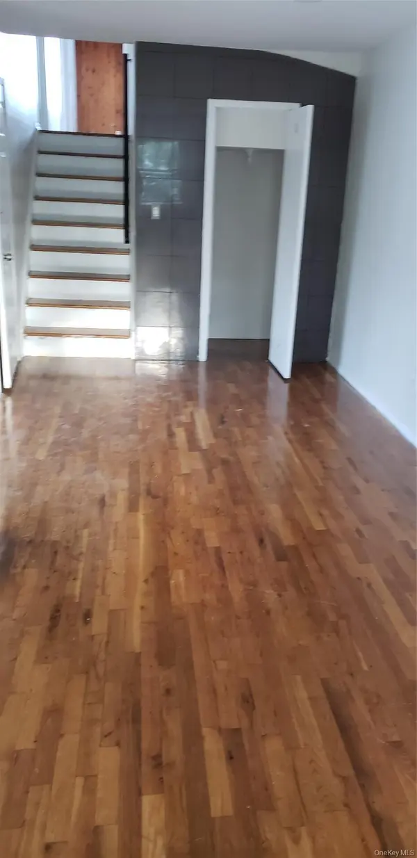 Address not disclosed, Rosedale, NY 11422