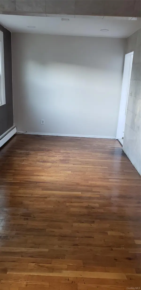 Address not disclosed, Rosedale, NY 11422