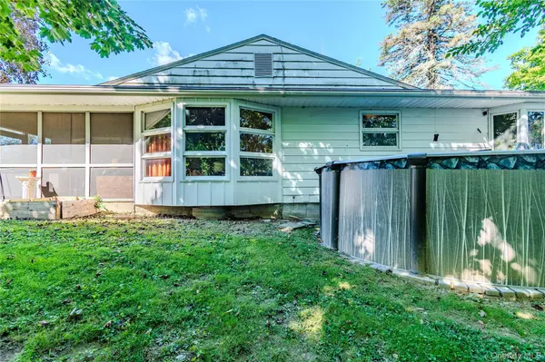 6 Hope LN, Milton, NY 12547