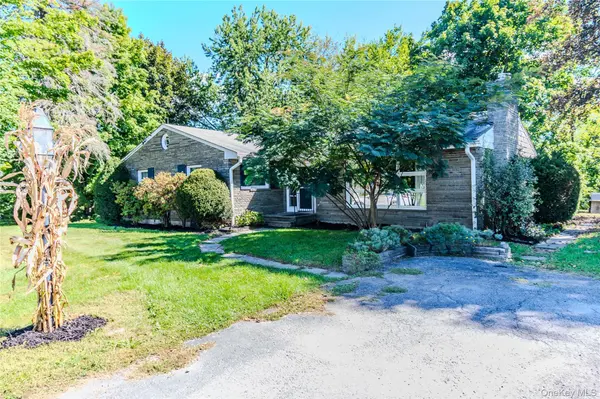 6 Hope LN, Milton, NY 12547