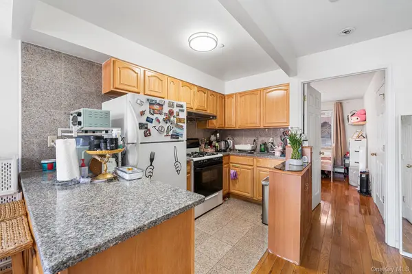139-39 35th AVE #3E, Flushing, NY 11354