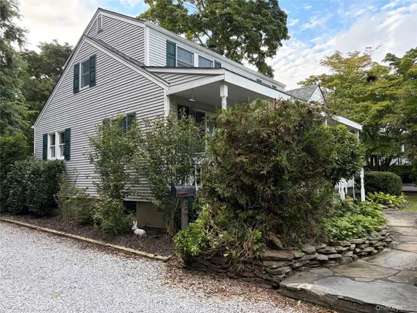 240 Washington AVE, Smithtown, NY 11780