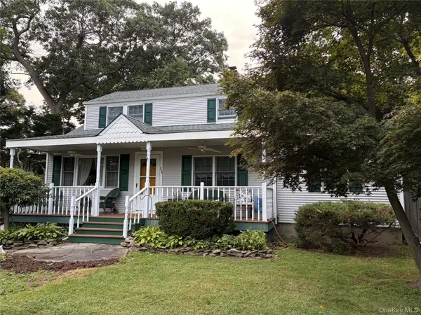240 Washington AVE, Smithtown, NY 11780