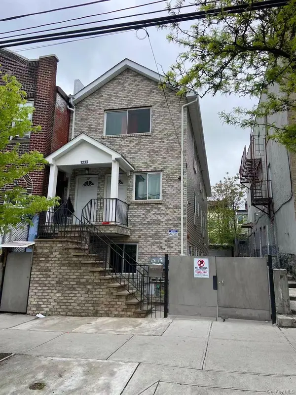 1233 Beach AVE, Bronx, NY 10472
