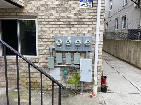 1233 Beach AVE, Bronx, NY 10472