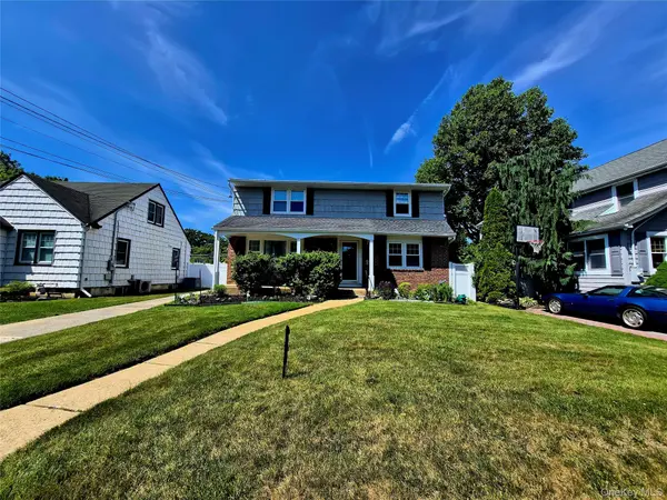 1920 Clemons ST, Bellmore, NY 11710