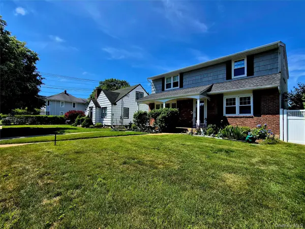 1920 Clemons ST, Bellmore, NY 11710