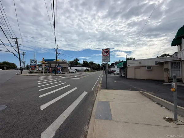 1010 Brookside AVE, Uniondale, NY 11553