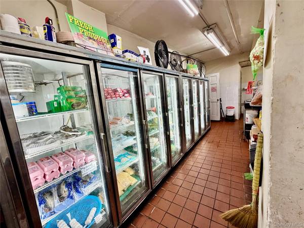 1010 Brookside AVE, Uniondale, NY 11553
