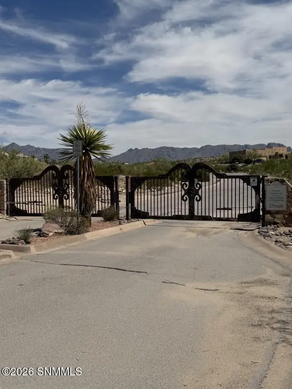 6025 Avenida Sonrisa, Las Cruces, NM 88011