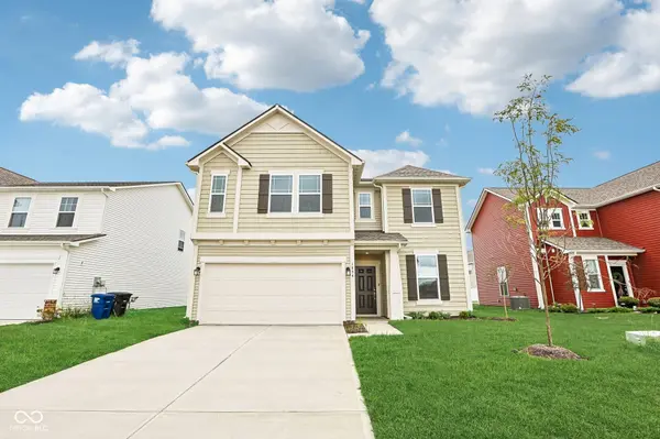1854 Twelve Oaks DR, Shelbyville, IN 46176