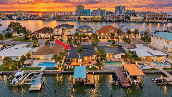 166 BAYSIDE DR, Clearwater Beach, FL 33767