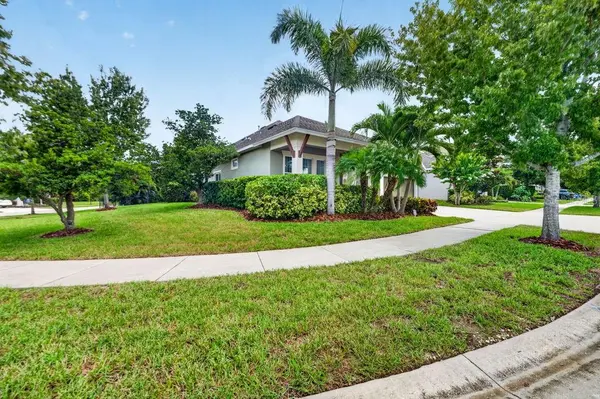 6127 SHADOWLAKE DR, Apollo Beach, FL 33572