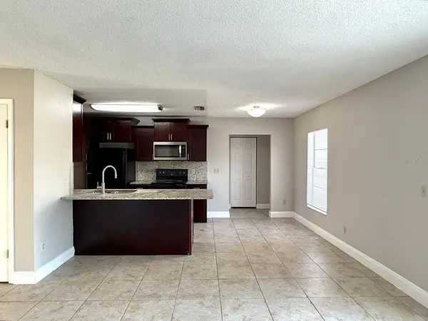 606 SANDY CREEK DR, Brandon, FL 33511