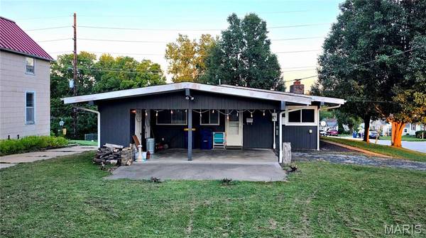 601 W 9th ST, Washington, MO 63090