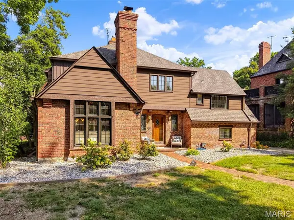 7747 Mohawk PL, Clayton, MO 63105