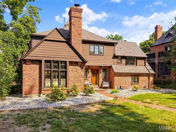 7747 Mohawk PL, Clayton, MO 63105