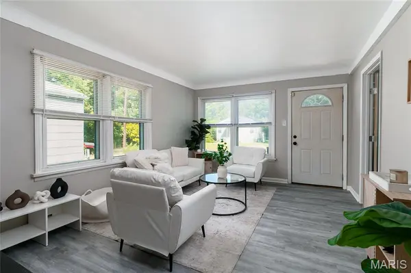 609 Belmont PL, St Louis, MO 63135