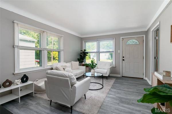 609 Belmont PL, St Louis, MO 63135