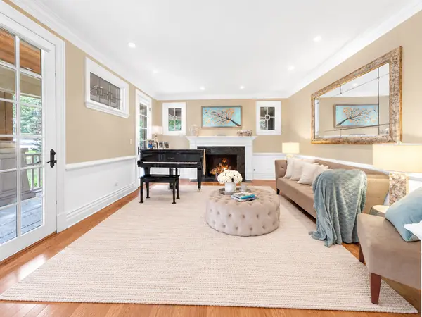 427 W Walnut ST, Hinsdale, IL 60521