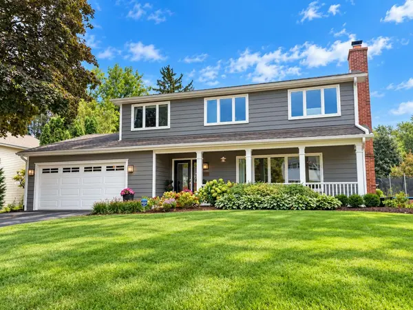 26W355 Blackhawk DR, Wheaton, IL 60189