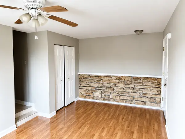 9307 W Irving Park RD #20, Schiller Park, IL 60176