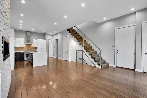 1821 W Armitage AVE #3W, Chicago, IL 60622