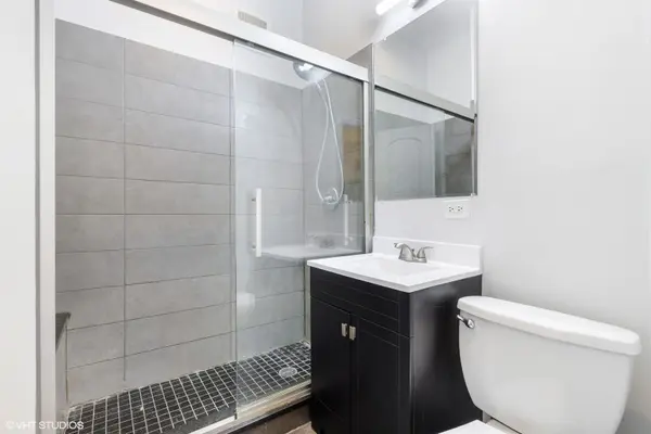 862 W Newport AVE #1, Chicago, IL 60657