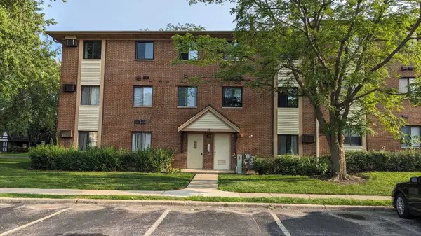 17 Parkside CT #3, Vernon Hills, IL 60061