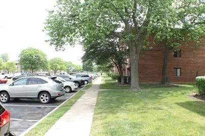 17 Parkside CT #3, Vernon Hills, IL 60061