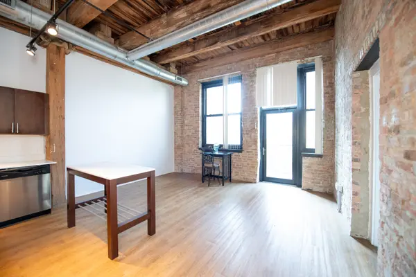 2100 S Indiana AVE #305, Chicago, IL 60616