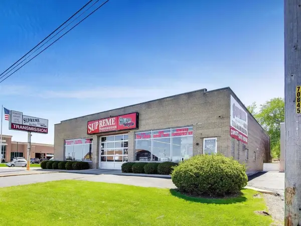 18W325 Roosevelt RD, Oakbrook Terrace, IL 60181