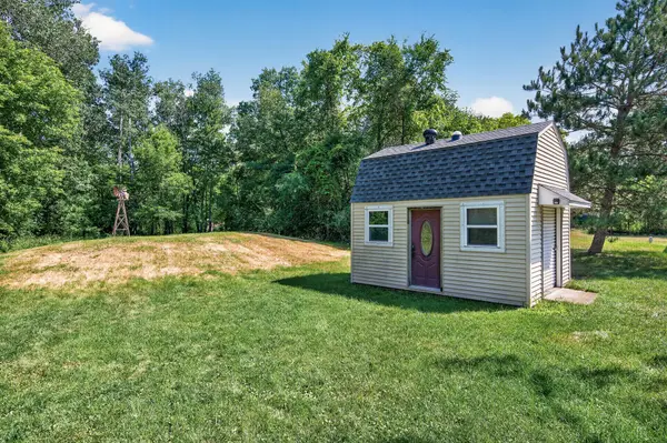 2051 Deerwood LN NE, East Bethel, MN 55092
