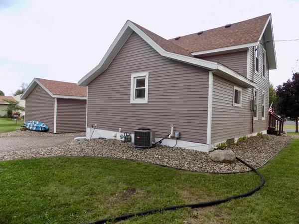 303 1st AVE SE, Grand Meadow, MN 55936