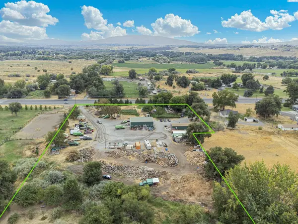2716 Van Giesen St, Richland, WA 99354