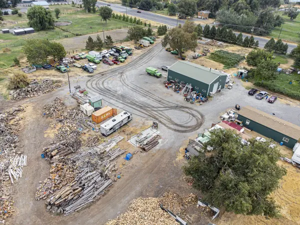 2716 Van Giesen St, Richland, WA 99354