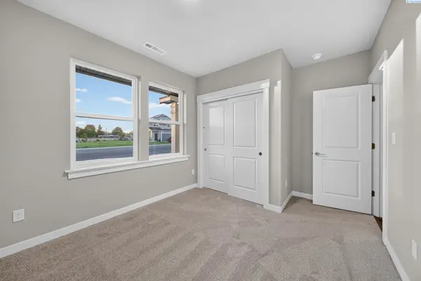2702 Alvarado Ct., Pasco, WA 99301