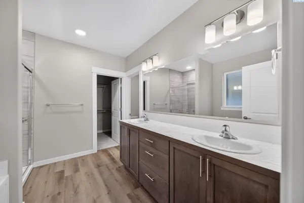 2702 Alvarado Ct., Pasco, WA 99301