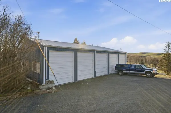 314 E 9th St, Rosalia, WA 99170