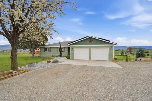 112503 W King Tull Rd, Prosser, WA 99350