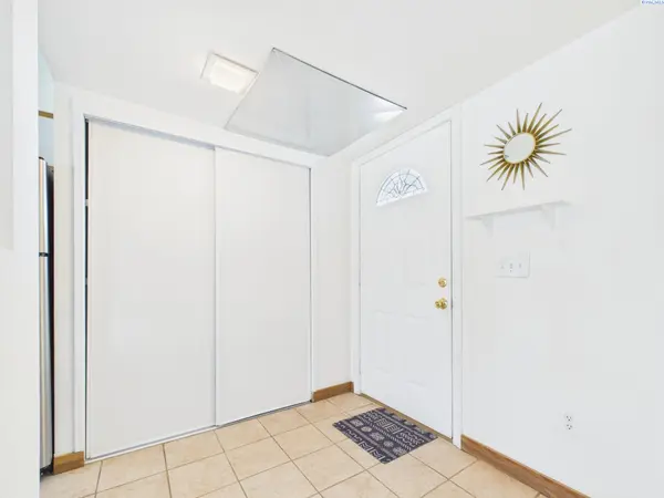 2401 W Canal Dr #9C, Kennewick, WA 99336