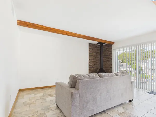 2401 W Canal Dr #9C, Kennewick, WA 99336